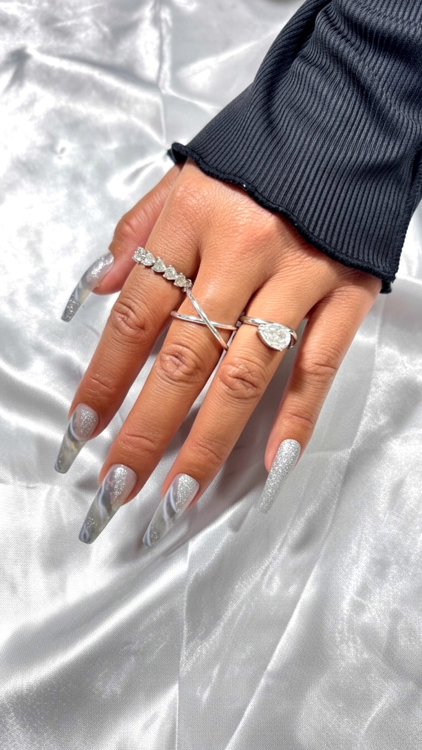 Easy Glam Silver Elegance Quick Nails