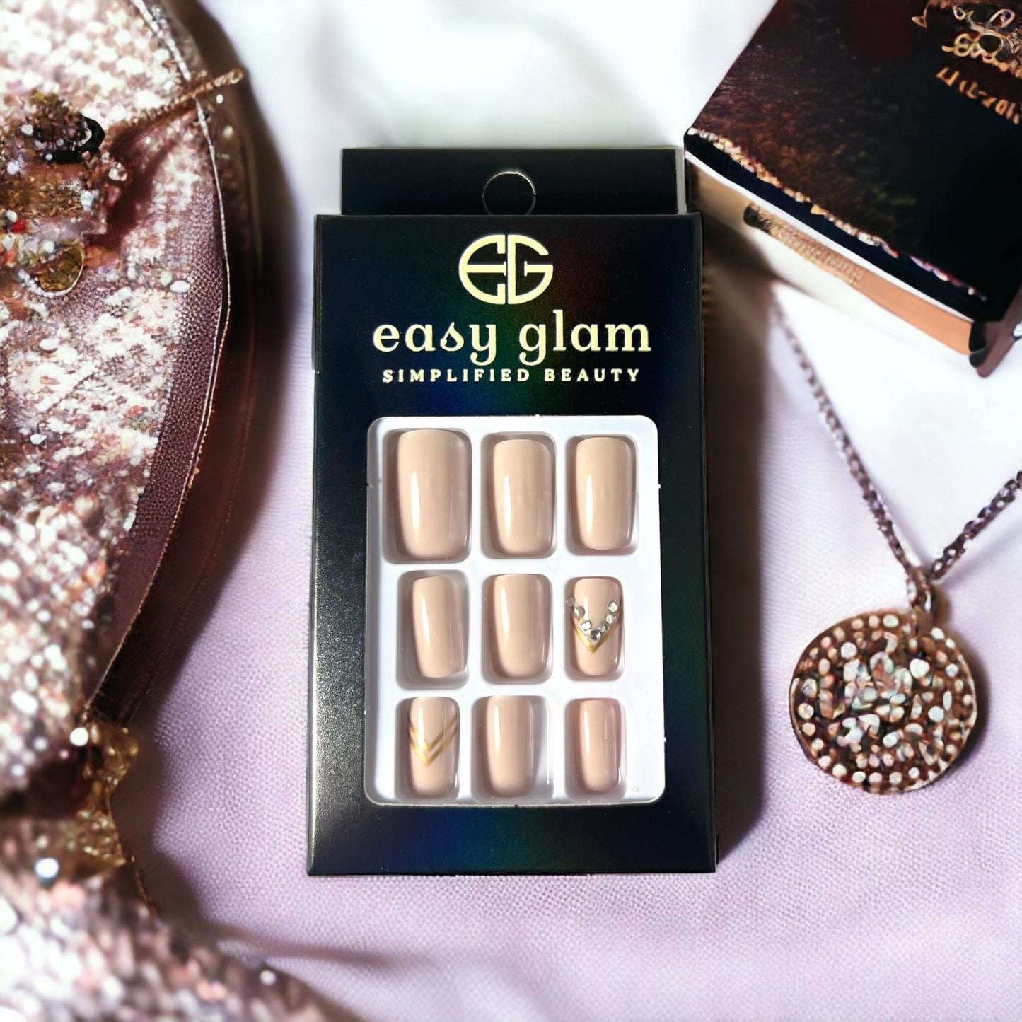 Easy Glam Darling Quick Nails