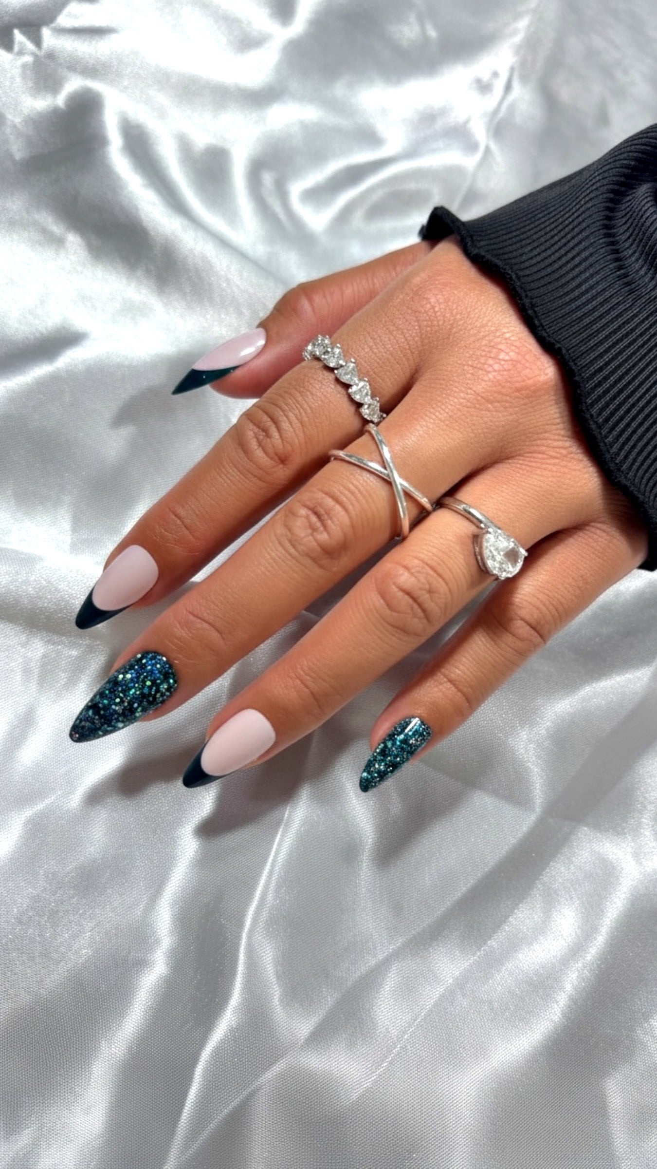 Easy Glam Emerald Wealth Quick Nails