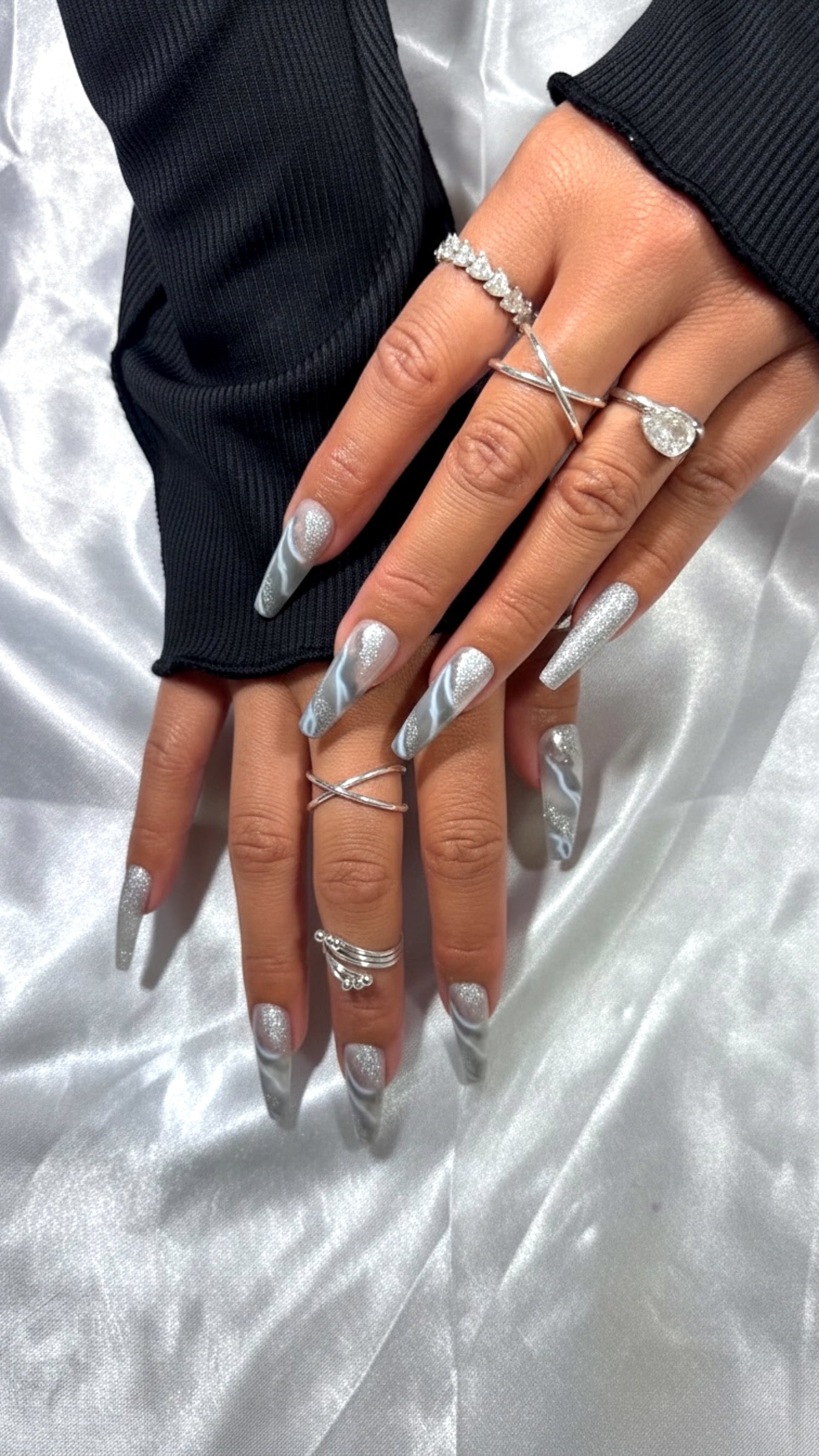 Easy Glam Silver Elegance Quick Nails