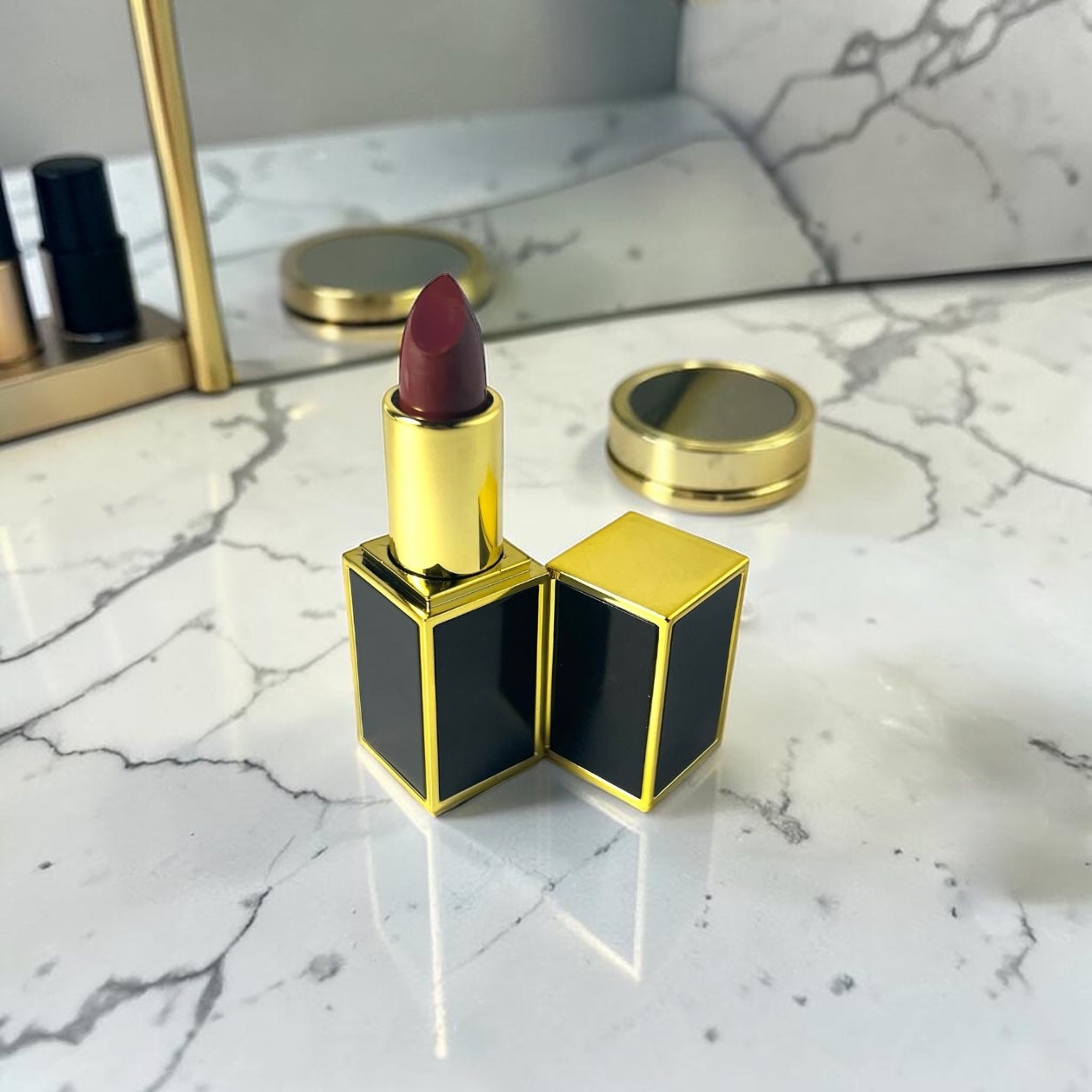 Easy Glam Seduction