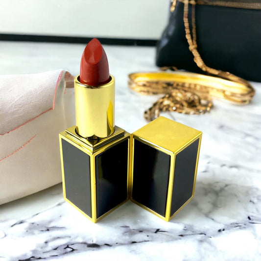 Easy Glam Temptress